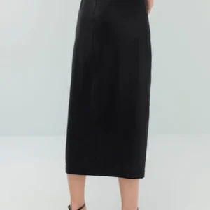 Saia Midi de Linho Preto
